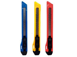 Imagen ilustrativa de CUTTER EZCO 724854 ANGOSTO 9MM