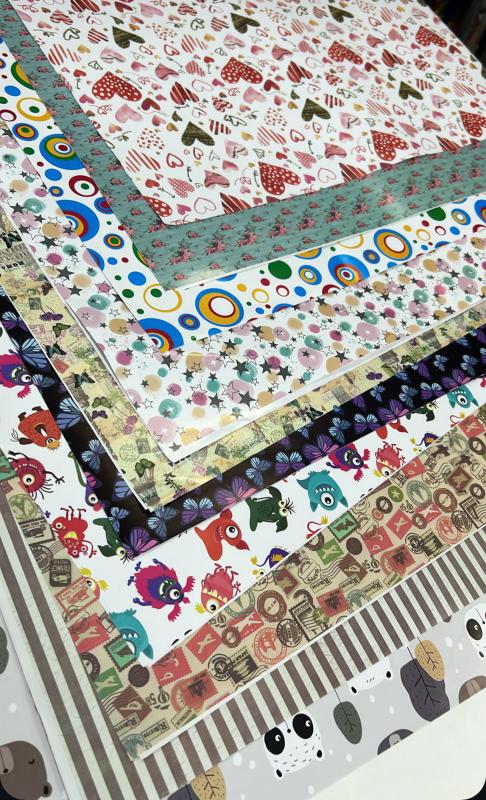 Imagen ilustrativa de Papel Afiche Fantasia Plastificado 80x1 mts 70 grs